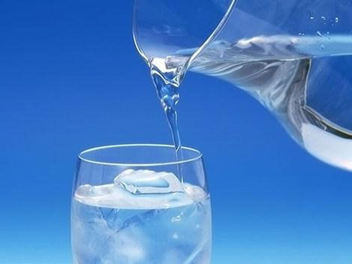 Người dân không nên uống nước sôi để lâu ngày.