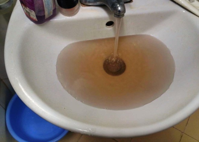 Nước giếng khoan thường bị nhiễm phèn, các chất độc hại, các kim loại nặng Nước giếng khoan thường bị nhiễm phèn, các chất độc hại, các kim loại nặng