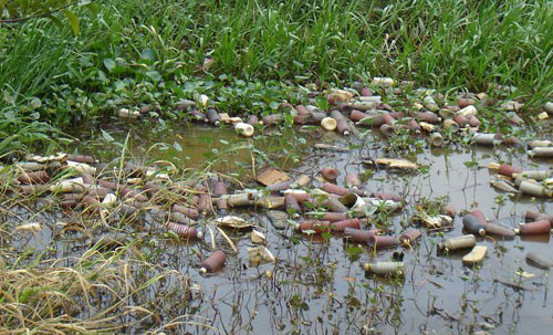 nguon-nuoc-o-nhiem-boi-thuoc-bao-ve-thuc-vat